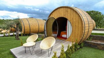 slapen in wijnvaten weekendje weg