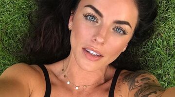 vrouwen met donker haar en blauwe ogen