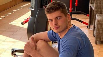 De priv&eacute; auto's van Max Verstappen