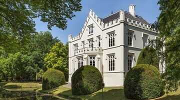 Dit unieke Nederlandse kasteel staat te koop op Funda