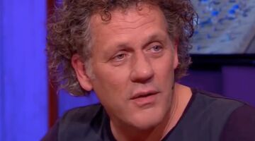 Het salaris van Kees van der Spek ligt aanzienlijk lager dan die van collega's