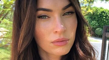 Megan Fox (35) verschijnt in wel heel pikante outfit op de Billboard Music Awards