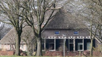 luxe woonboerderij memphis depay moeder (1)
