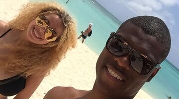 vriendin Denzel Dumfries