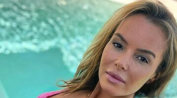 Amanda Holden Instagram bikini