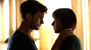 15 signalen dat ze met je wilt zoenen