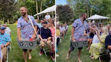 bierjongen bloemenmeisje huwelijk (1)