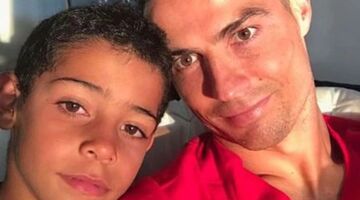 cristiano ronaldo geeft zoon rolex horloge