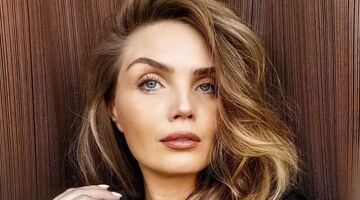 Kim Feenstra Instagram lingerie