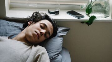 Waarom zo moe na eten after dinner dip oorzaken