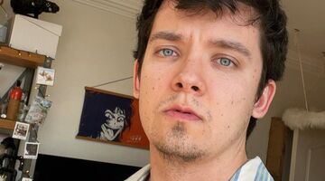 echte leeftijden acteurs actrice sex education