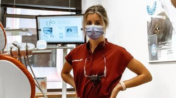 knappe tandarts corina layton