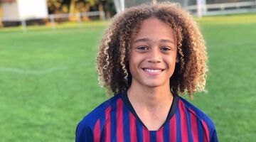 wat verdient Xavi Simons bij PSG salaris