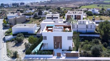 luxe villa wesley sneijder te koop ibiza