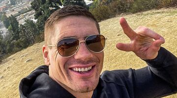 rico verhoeven geeft zijn auto weer een andere kleur