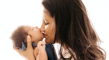 gemiddelde leeftijd waarop vrouwen als eerste moeder worden kind krijgen