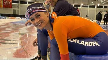 Schaatspakken irene schouten jutta leerdam en ireen wust7
