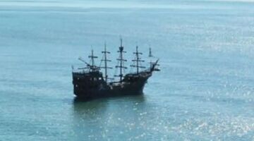Google Maps gebruiker spot een mysterieus piratenschip