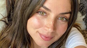 Ana de Armas accent instagram