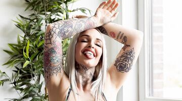 Pommeline Tillière (Temptation Island) gaat uit de kleren op Instagram-foto's