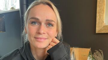 Irene Schouten schittert in intieme fotoshoot voor FHM