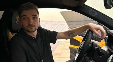 hoeveel verdient gio latooy salaris youtube