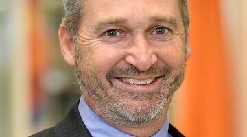 CEO van €66 miljard bedrijf neemt ontslag 'om te chillen op het strand'