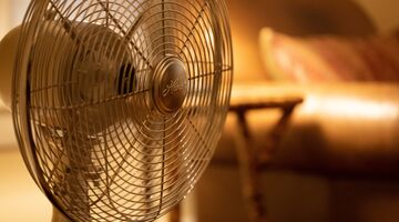 Slapen met de ventilator aan is niet goed voor de gezondheid