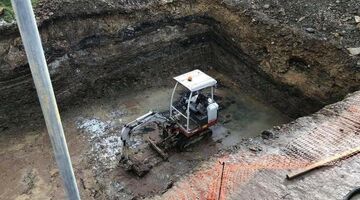 undergrondse bar in achtertuin gegraven