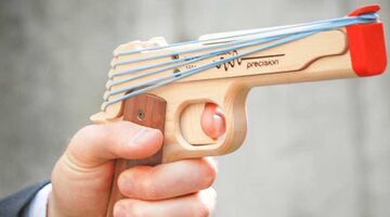 elastiekjes pistool kantoor