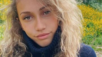 Noor omrani salaris hockeyster