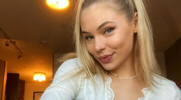 jutta leerdam vakantie foto zwarte jurk elegant