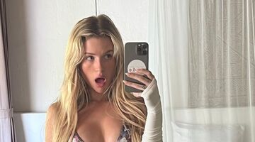 lottie moss tatto in haar gezicht instagram fout