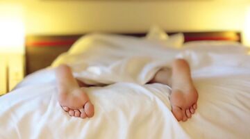 De reden waarom je zonder kleren zou moeten slapen