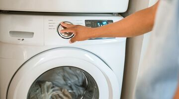 Last van pluisjes op je wasgoed? Met dit trucje is dat voorgoed verleden tijd