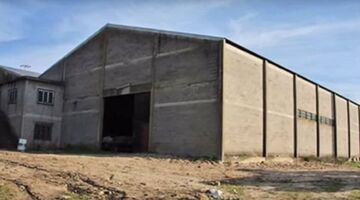 Oud koppel koopt een schuur en kunnen hun ogen niet geloven!