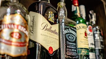 Dit is hoeveel geld je bespaart als je stopt met alcohol drinken