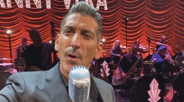 hoeveel salaris verdient danny vera zanger