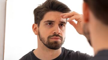 waarom in de spiegel knapper dan op foto