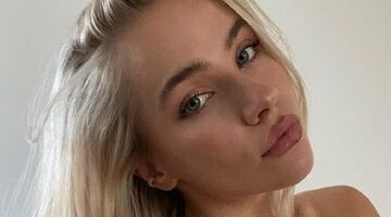 Juultje Tieleman ligt in bikini te genieten van haar vakantie