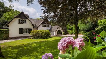 Paul de Leeuw villa te koop