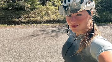 puck moonen in jurk op instagram