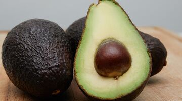 hoe voorkomen avocado bruin worden