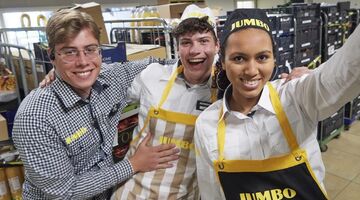 hoeveel salaris verdien je jumbo lidl aldi albert heijn kassamedewerker gemiddeld