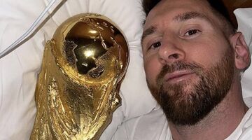 lionel messi horloge ballon d'or louis vuitton