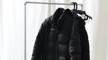 waarom stinkt jas na regen wat te doen