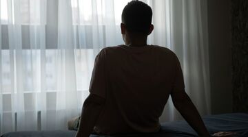 man getrouwd met zus