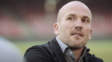 salaris alex kroes algemeen directeur van ajax