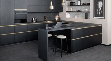 Zwarte moderne keuken