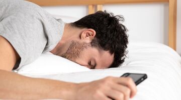 hoe snel in slaap vallen 4-7-8 ademhalingstechniek